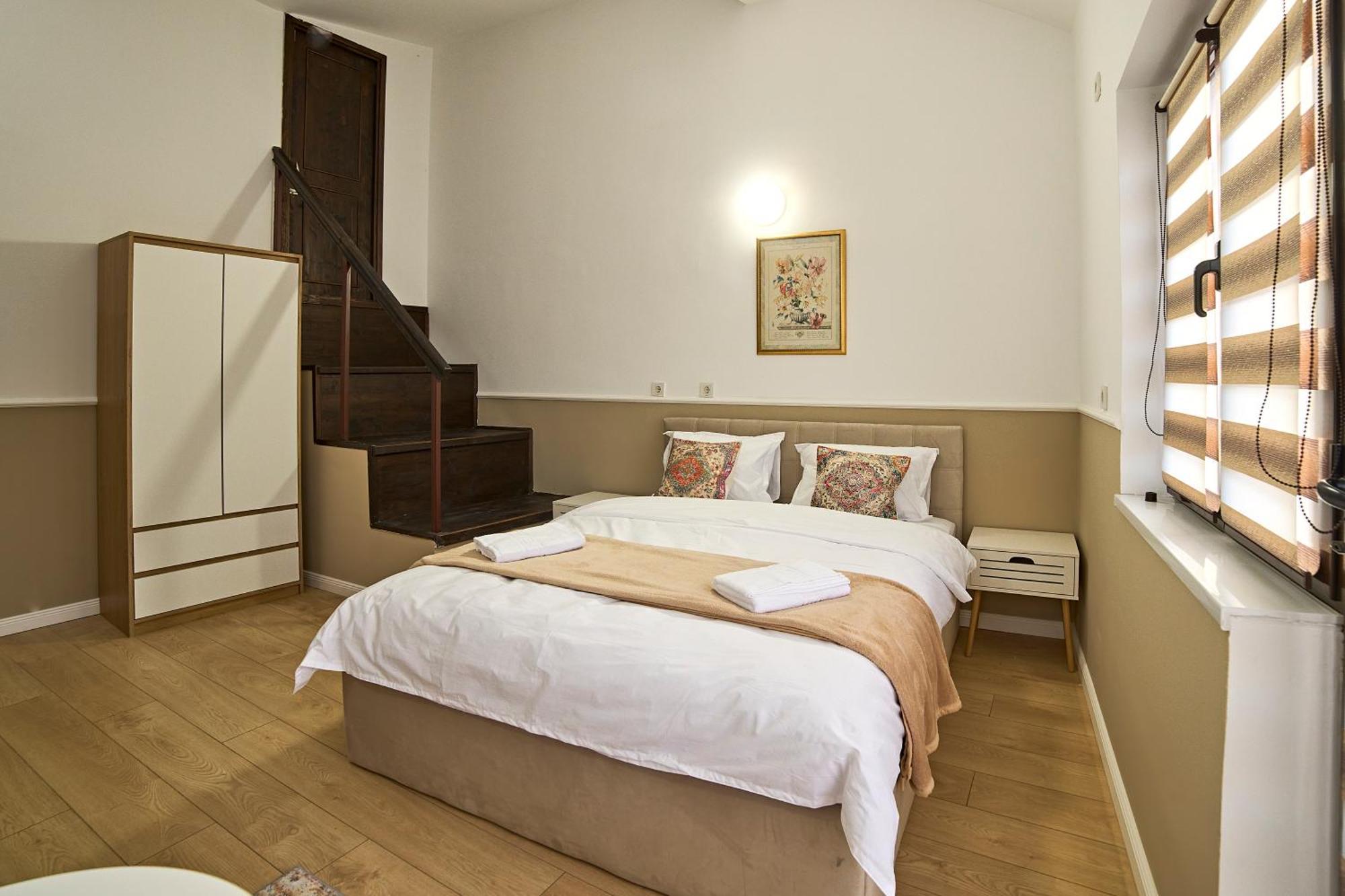 Dona Premier Suites Bukares Bagian luar foto
