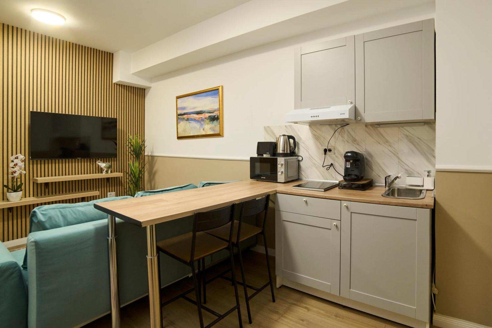 Dona Premier Suites Bukares Bagian luar foto